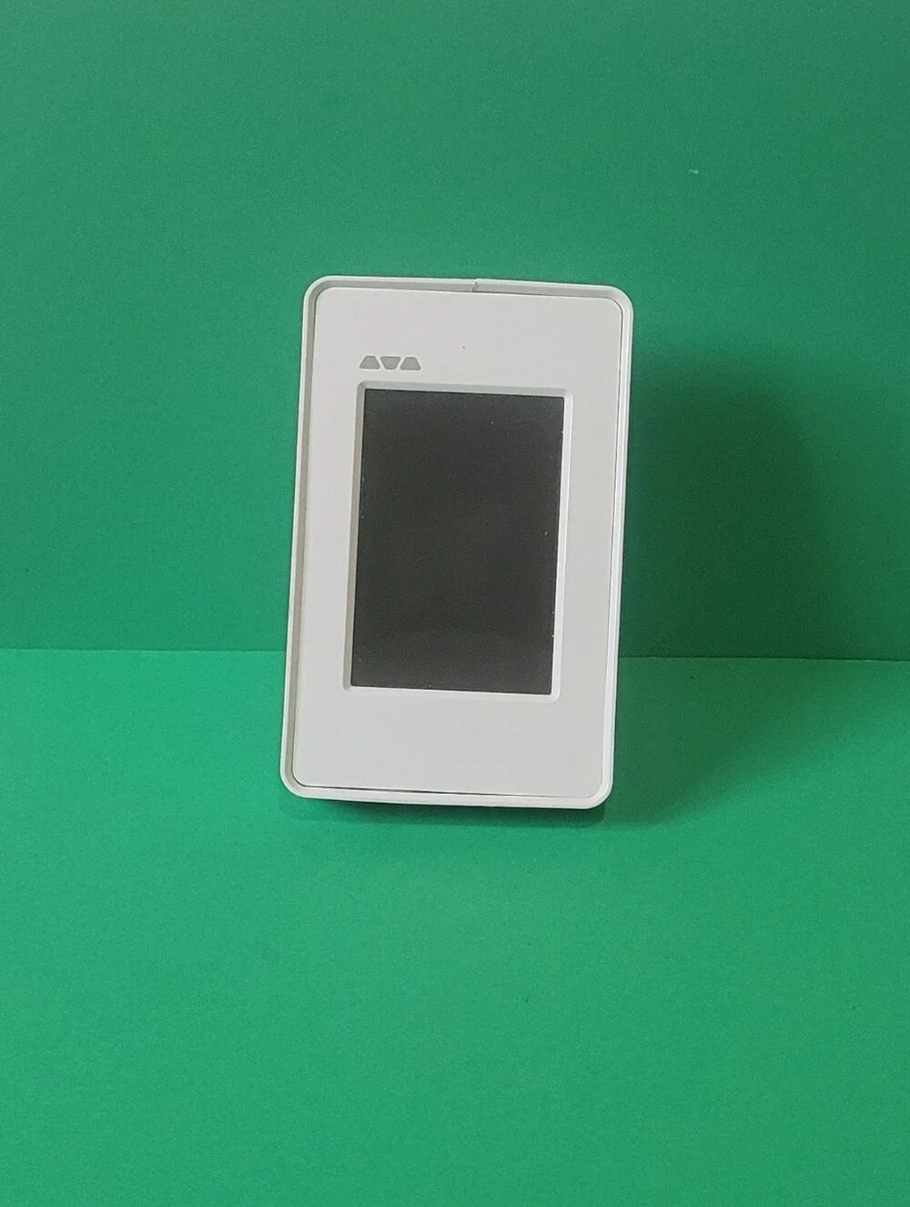 Schluter-DITRA-HEAT programmable touchscreen thermostat for heating cables.